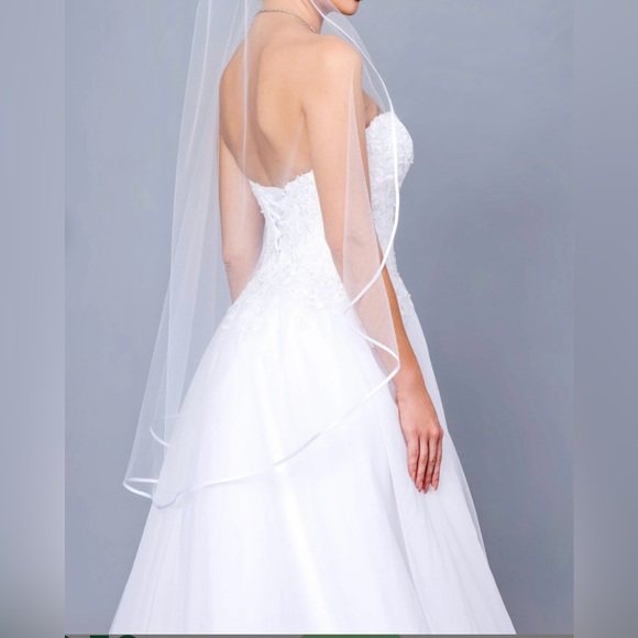 NWOT Satin Ribbon Edge Bridal White Veil - Picture 1 of 12